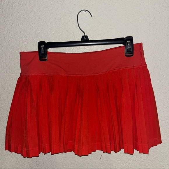 lululemon athletica Dresses & Skirts - Lululemon Pleat To Street Skirt II Color: Alarming Size 8